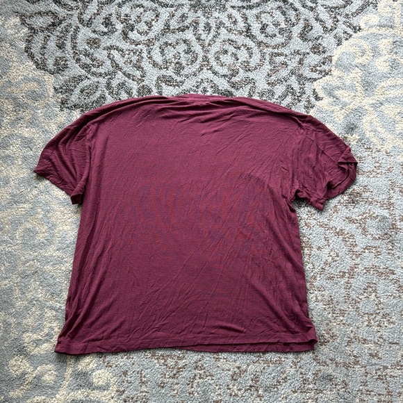 Daydreamer Queen Short Sleeve Band Tee Maroon Small - Picture 4 of 7